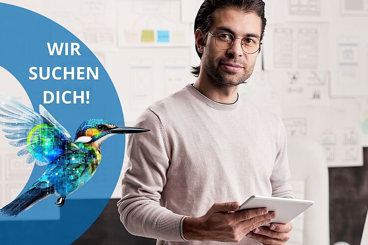 Ortner Mitarbeiter mit Tablet in der Hand.
