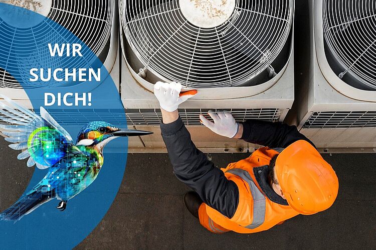 Ein Mitarbeiter arbeitet an den Klima-Außengeräten