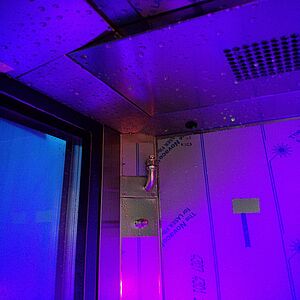 Photo of the UV light inside cleanroom